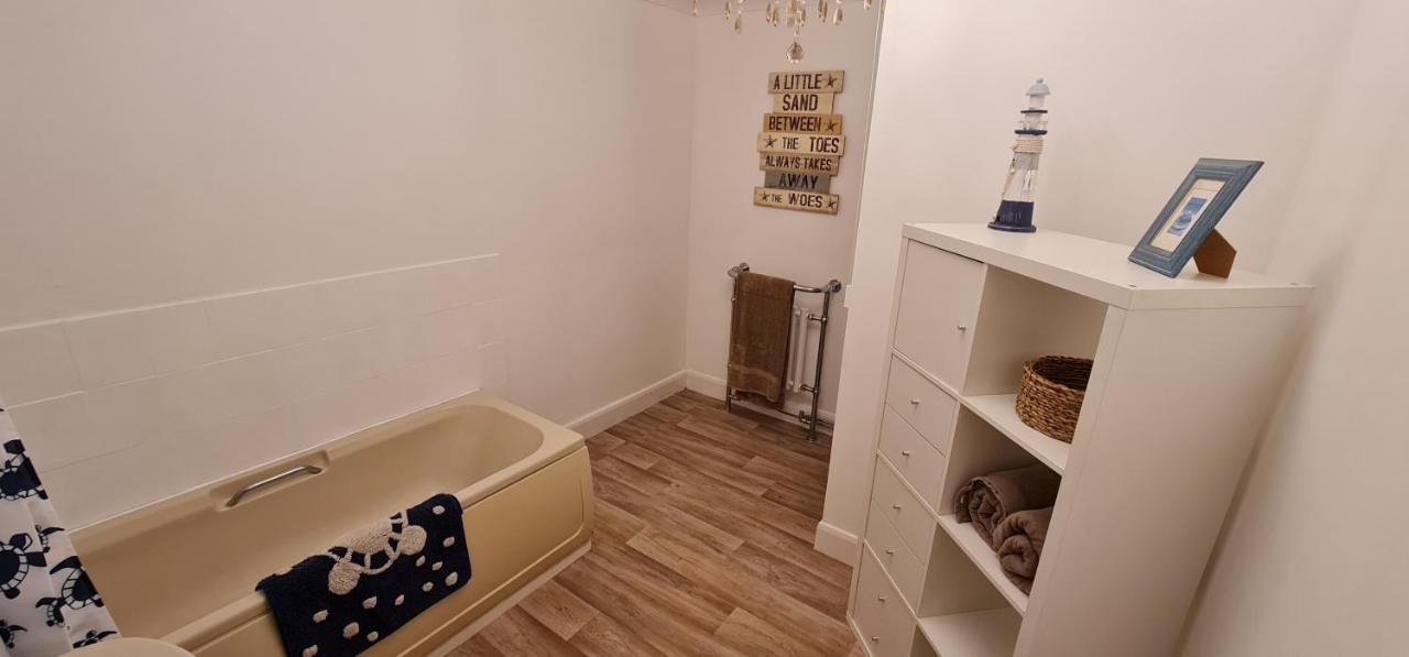 Diamond Harbour - Whole Huge Apartment - Wifi - Beach - Ramsgate Town Extérieur photo