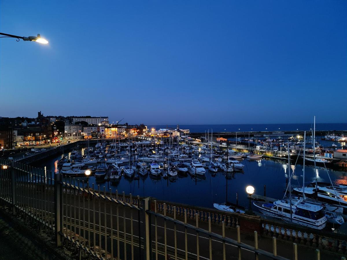 Diamond Harbour - Whole Huge Apartment - Wifi - Beach - Ramsgate Town Extérieur photo